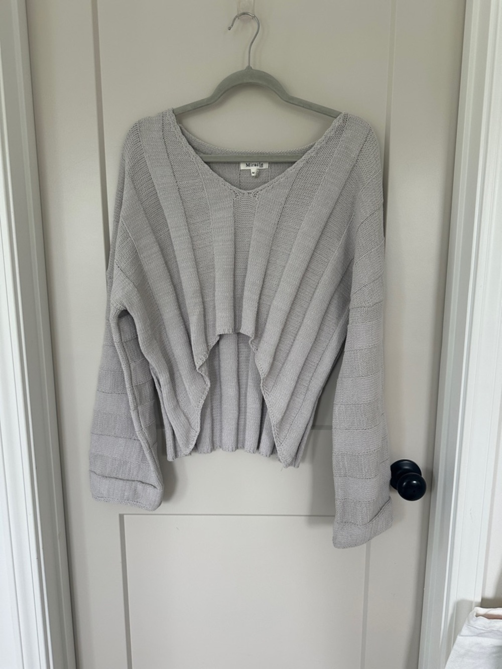 Light Gray V-Neck Ribbed Cropped Sweater